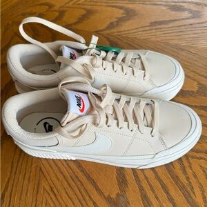 Women’s Nike Court Legacy Tennis Shoes Size 8.5